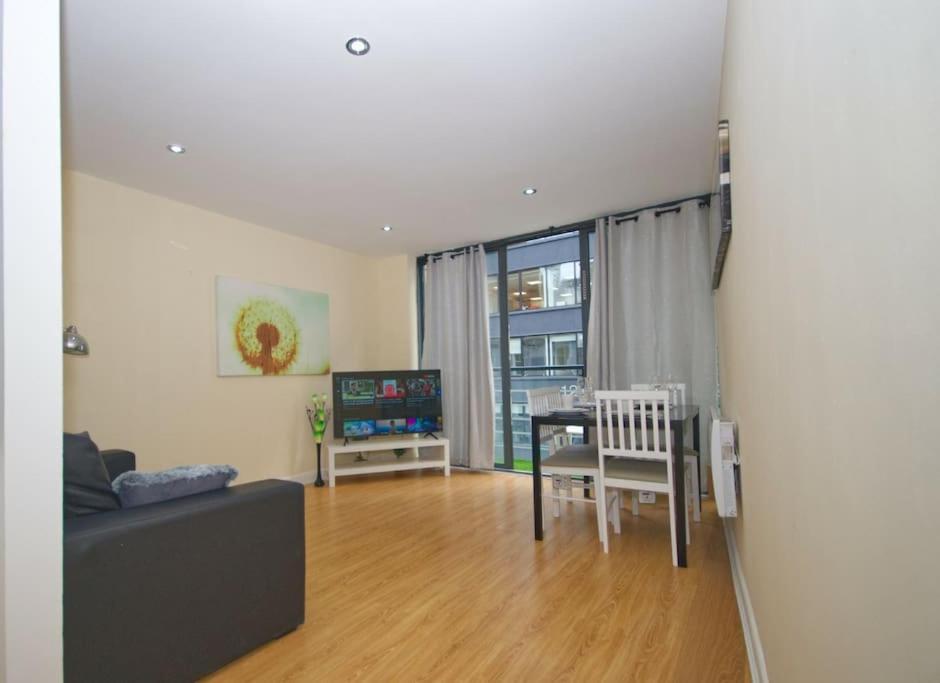 Alluring 2 Bedroom Leeds City Centre Apartment- Self Check-In,Balconied Apartment 外观 照片